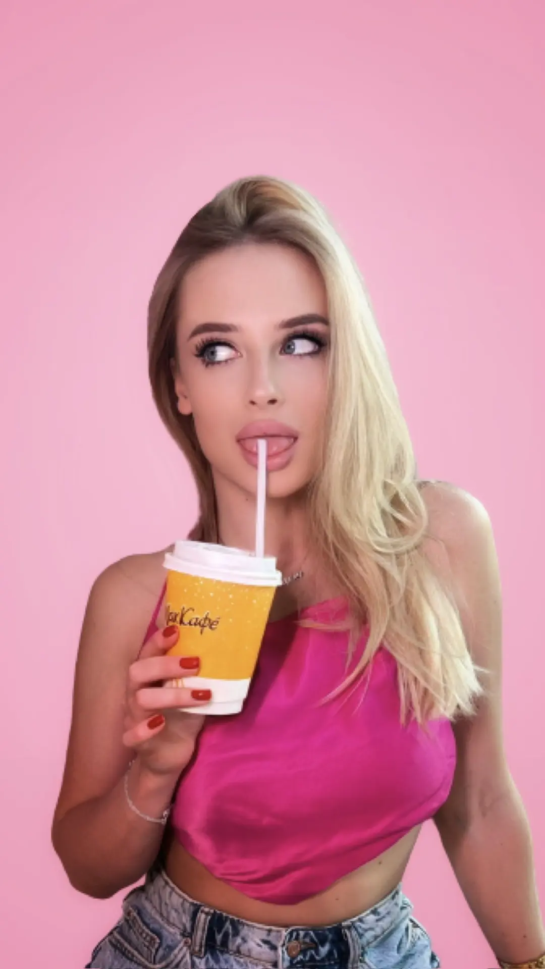BLONDINKA — канал в мессенджере MAX
