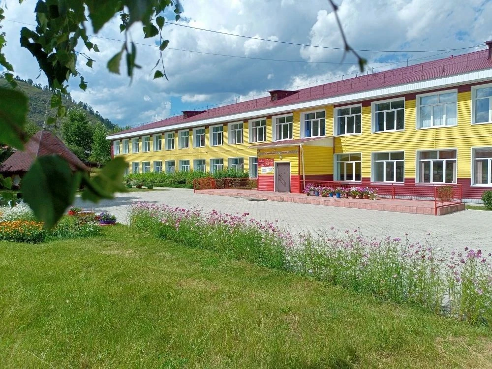 Еловская средняя школа им. Э. Палкина