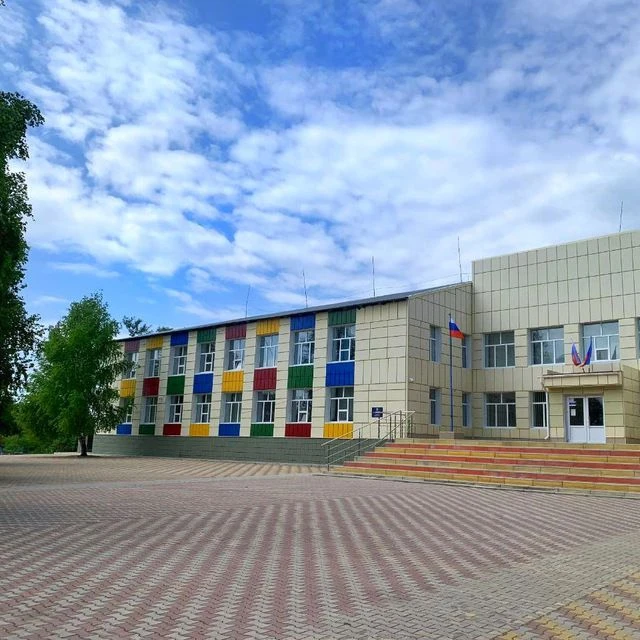 ГБОУ ЛНР "ЧМЫРОВСКАЯ СШ"