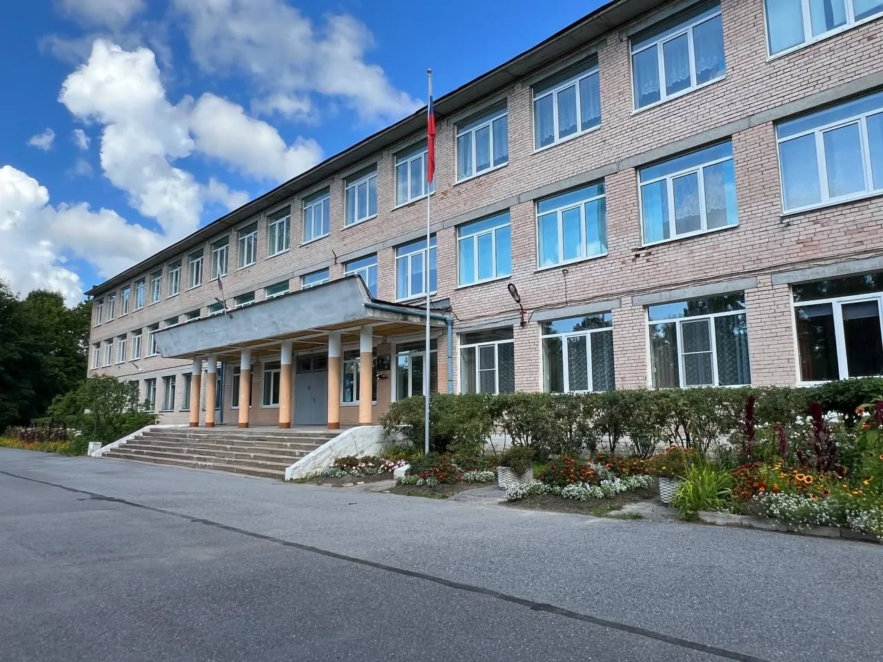 МОУ "Лопухинский образовательный центр"