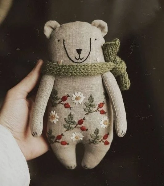 ВЫКРОЙКИ ИГРУШЕК и одежда для кукол — канал в мессенджере MAX