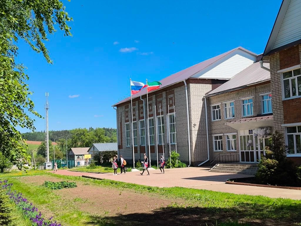 МБОУ "СОШ с. Средний Кумор"