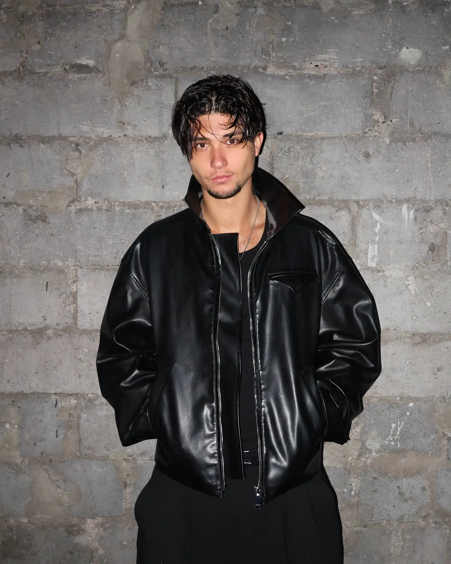 ЖЕНЯ ЛИЗОГУБ