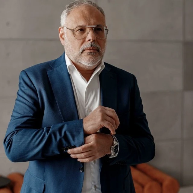 Михаил Хазин