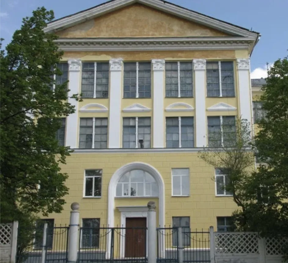 Школа на улице Просвещения