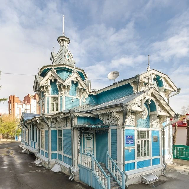 Дом с шатром