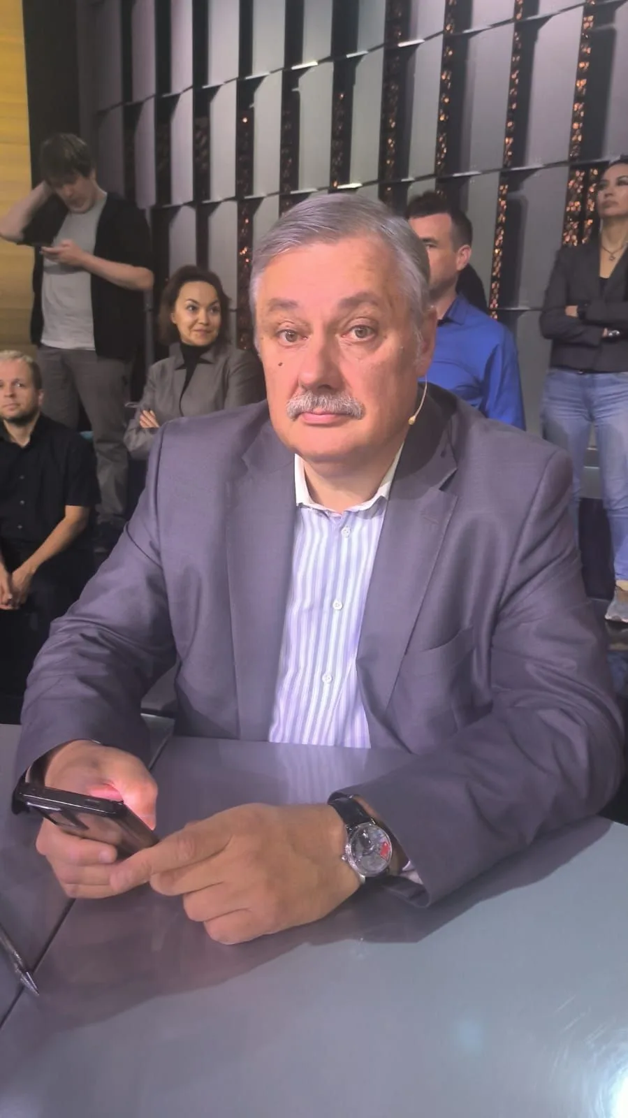 Профессор смотрит в мiръ. Авторский Анонимный канал Дмитрия Евстафьева — канал в мессенджере MAX