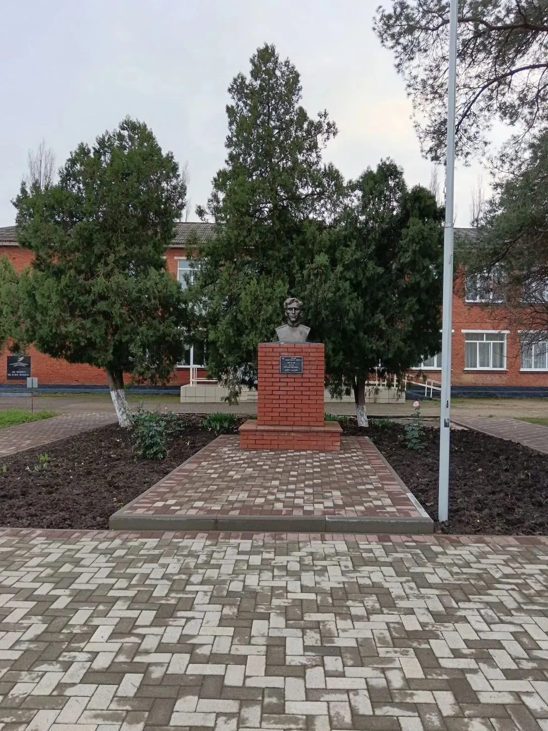 МБОУ "СОШ N 3 им. Д. Е. Нехая"а Пчегатлукай