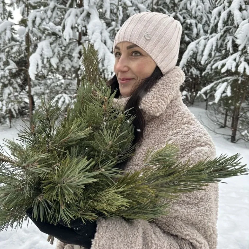 ИРИНА ПЛОТНИКОВА/ О магии свечей и гипса