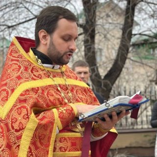 Добрый батюшка❤️