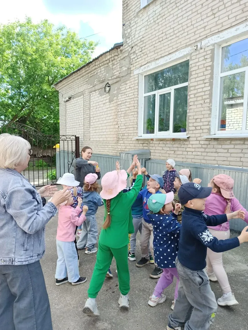 Сегодня в нашем детском саду прошел праздник ,посвященный Дню защиты детей. Этот