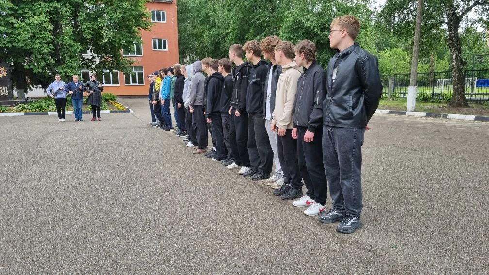🪖 Юноши 10 классов прошли военные сборы в школе