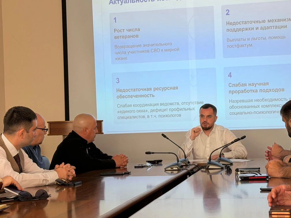 Директор ГБУ "КЦСОН Затеречного района" Диана Гуриева в составе Ассоциации ветеранов СВ...