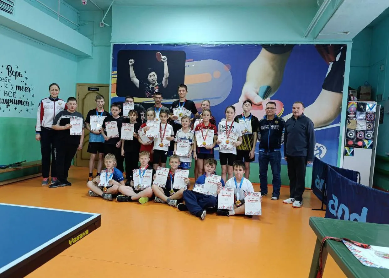 🏓 Поздравляем победителей соревнований «На приз Деда Мороза»! 🎅