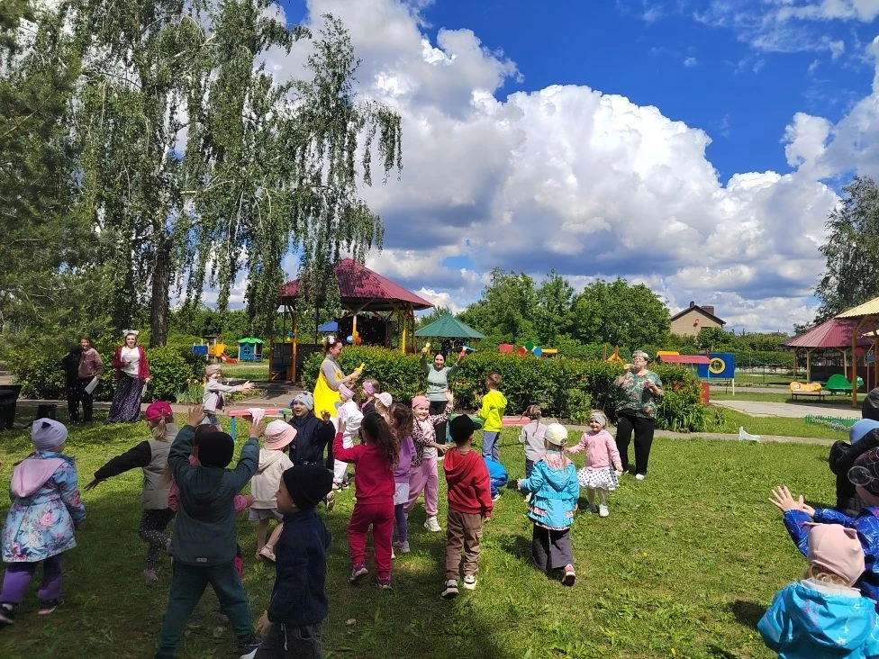 Мы здорово отметили День защиты детей в нашем саду! Праздник получился очень ярким и ве...