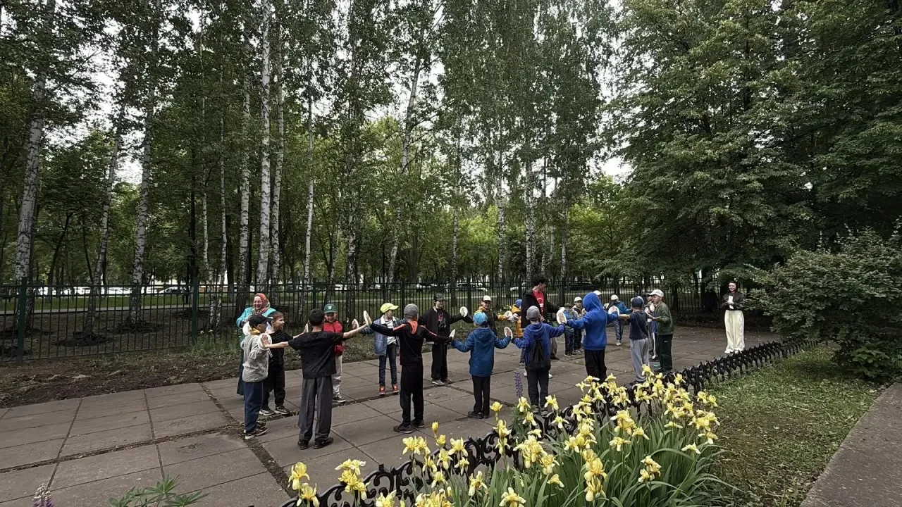 Сегодня в лагере дети проходят квест « Миссия выполнима!»  на ловкость, быстроту, дружб...