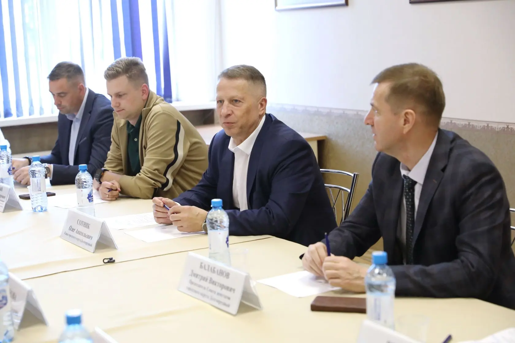 Сегодня провели предметный круглый стол по работе общественного транспорта в нашем округе