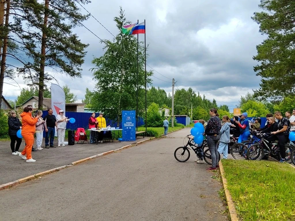 6 мая в сосновом бору собрались любители экологического транспорта, чтобы отметить День...