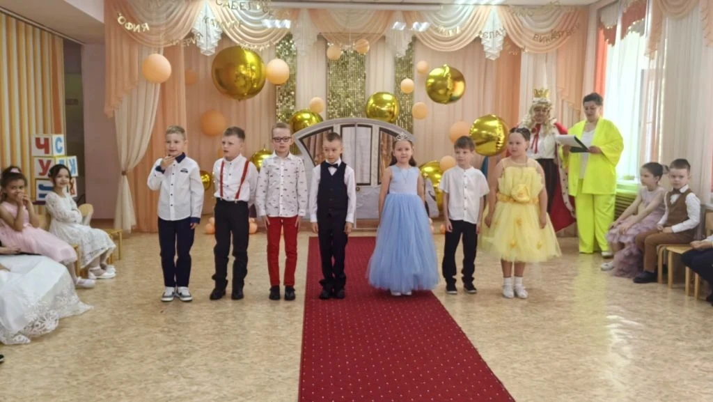 Вот и промчались дошкольные годы, наступил самый значимый и запоминающийся праздник для...