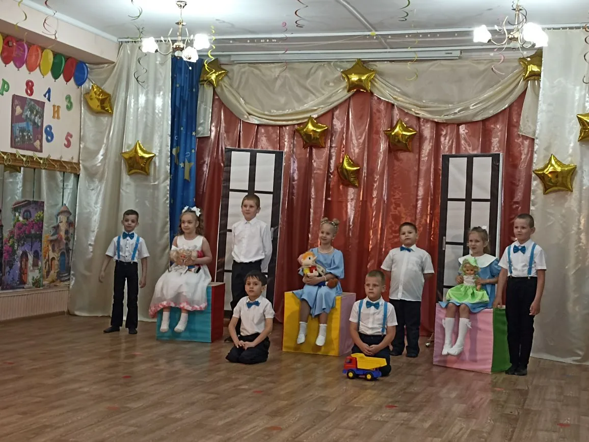 У нас сегодня особенный и немного грустный день! Мы провожаем наших повзрослевших малыш...