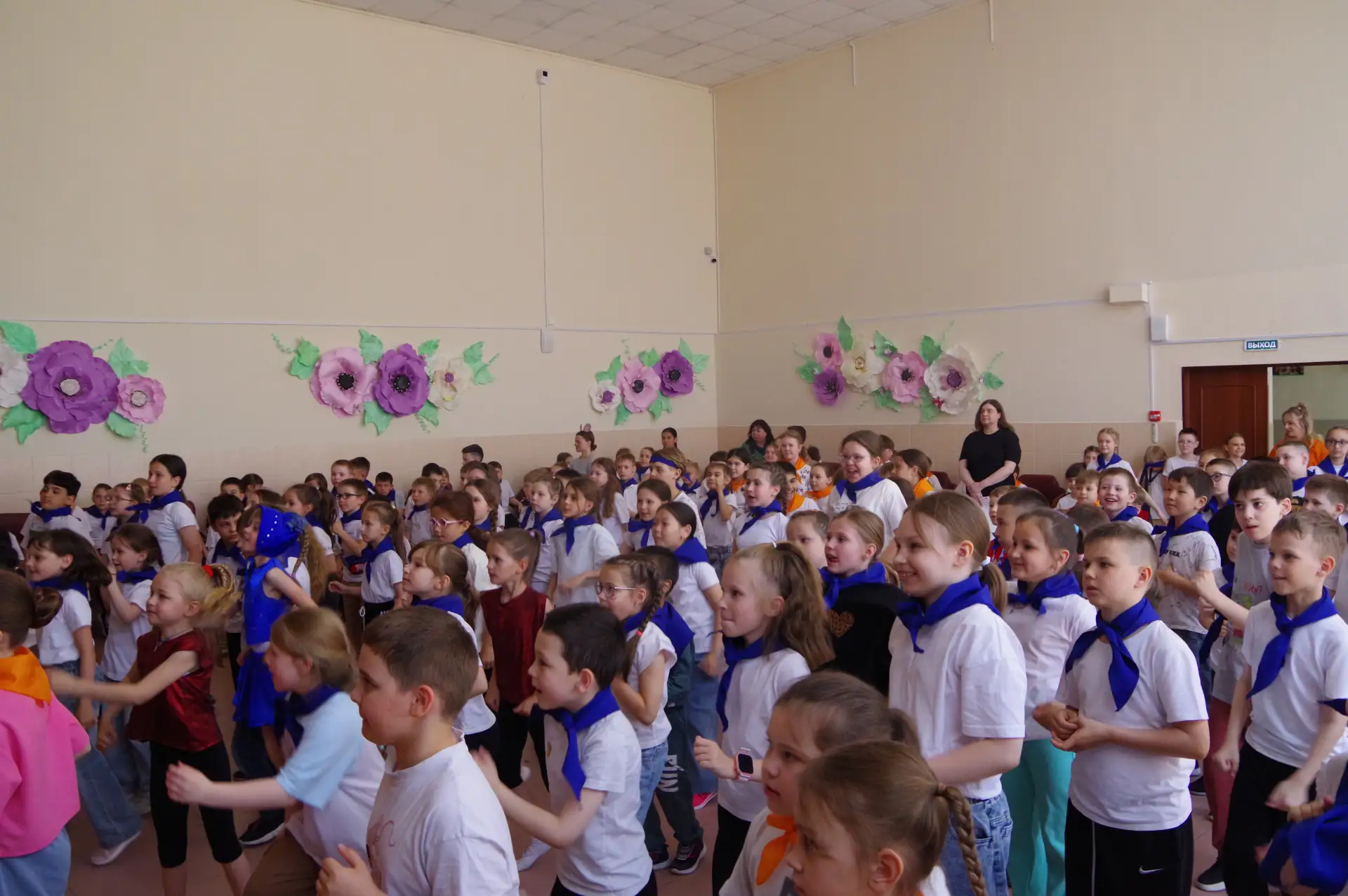 ✨1 июня, в День защиты детей, в нашей школе распахнул двери летний лагерь «Время первых...