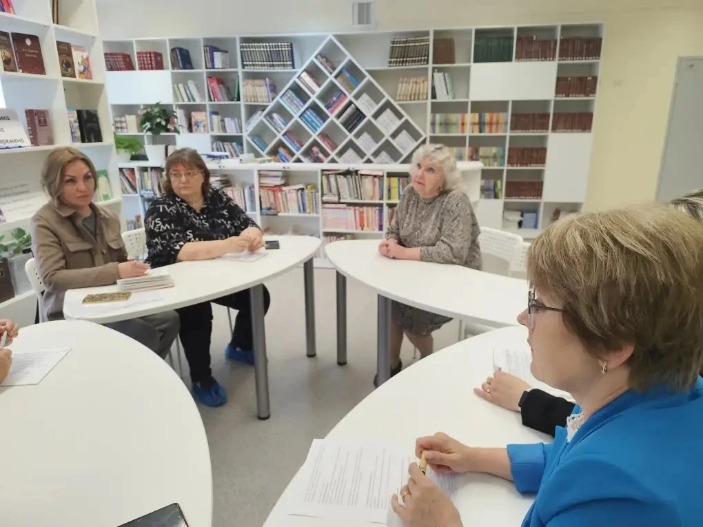 1 июня, исполняя решение городского методического объединения по преемственности: детск...
