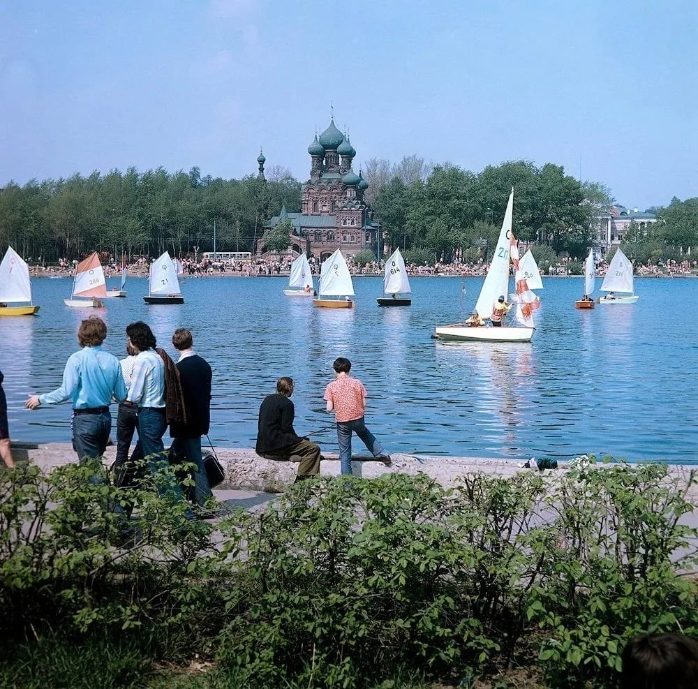 На пруду в Останкино, Москва, 1970-е