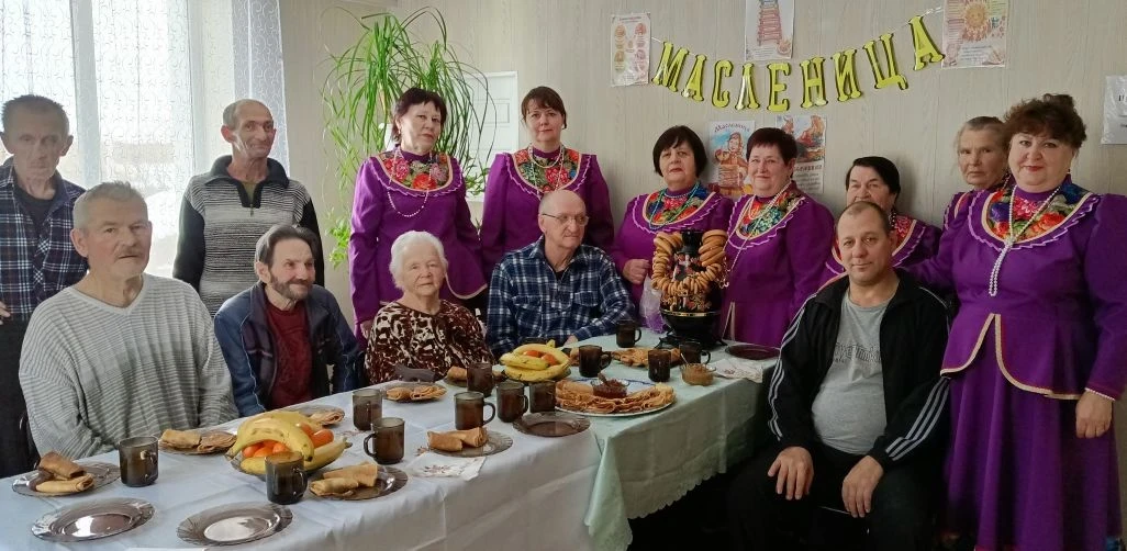 19 февраля работники МУК СП "Мартыновский СДК" и вокальная группа "Сударушка" посетили ...