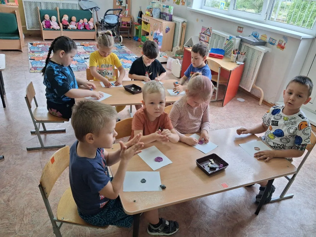 В группе "Звёздочки" сегодня ребята учились рисовать пластилином «Мышку» 🐭🐹, использо...