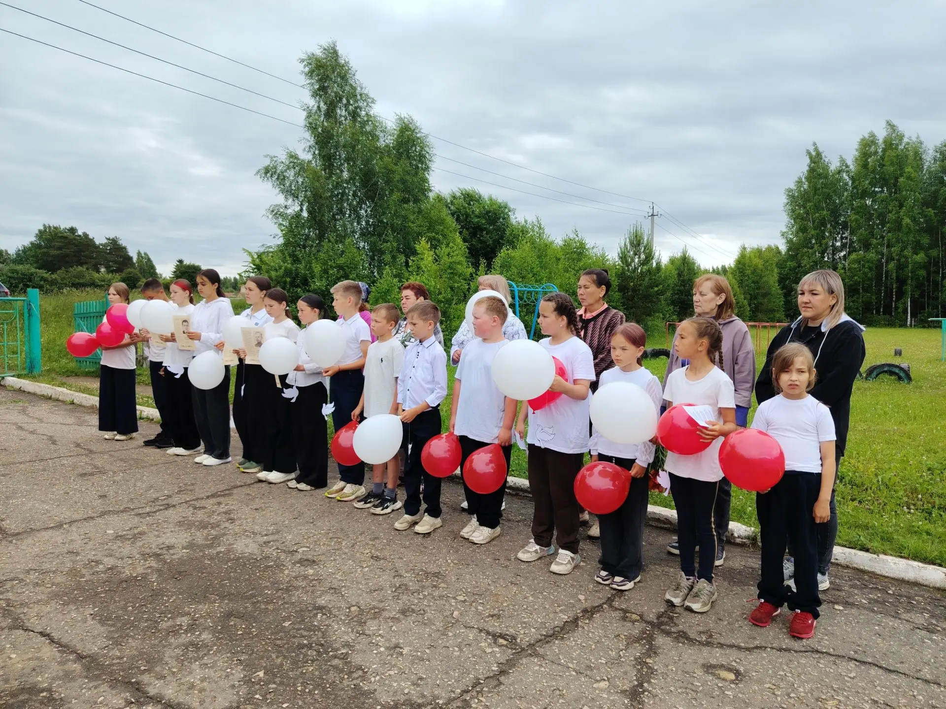 Чтобы помнили...

Сегодня особенный и очень тяжелый день. 22 июня. День, когда мы вспоминаем всех, к