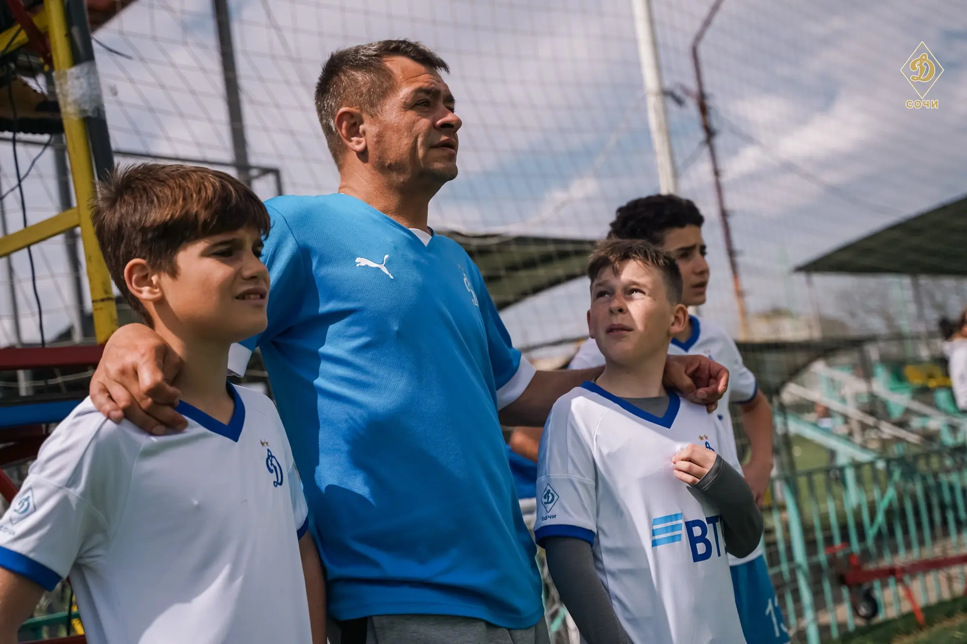 Команда 13/14 года продолжает путь к чемпионству на первенстве города Сочи ⚽️

Ребята показывают отл