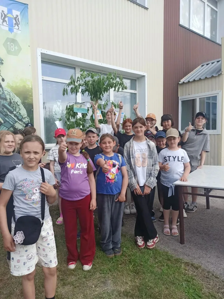 1 июня на площади около Колыбельского ДК при поддержке партии "Единая Россия" прошло праздничное мер