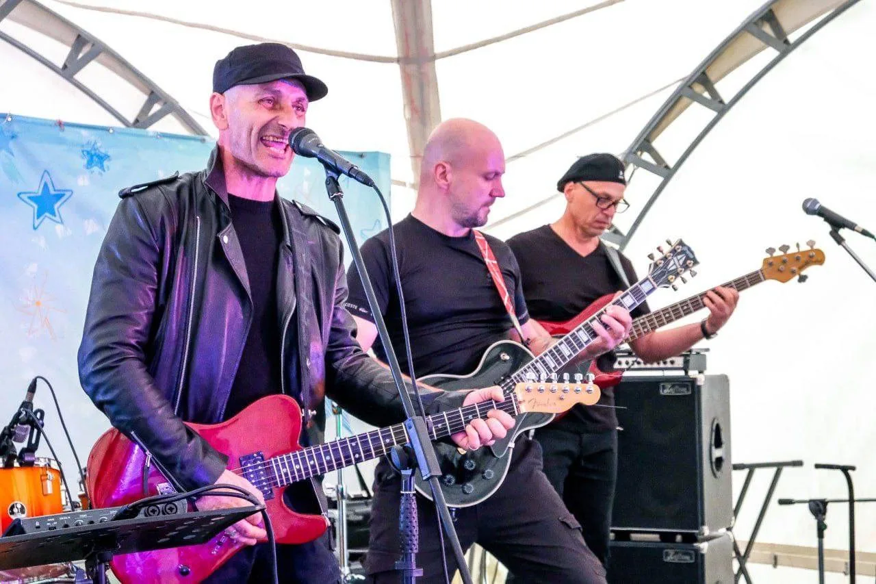 ГРОМЧЕ! ЕЩЁ ГРОМЧЕ! «РОК НАД ГОРИЗОНТОМ» УЖЕ НА ПОРОГЕ! 🎸⚡️

Вы чувствуете это приближение? Совсем 