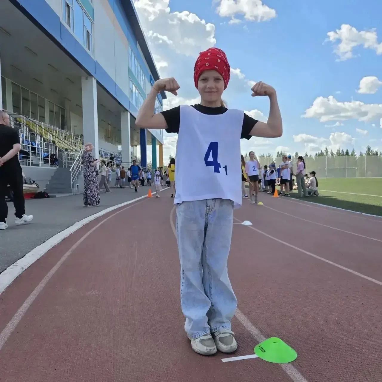 🏃‍♂️ Спортивный день в лагере «Летний экспресс»! 🏃‍♀️
Сегодня наши спортсмены из младшего отряда п