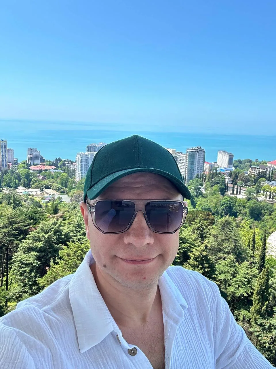 Друзья, всем привет из Сочи! 

Младшая дочь участвует здесь в танцевальном конкурсе, а мы приехали в