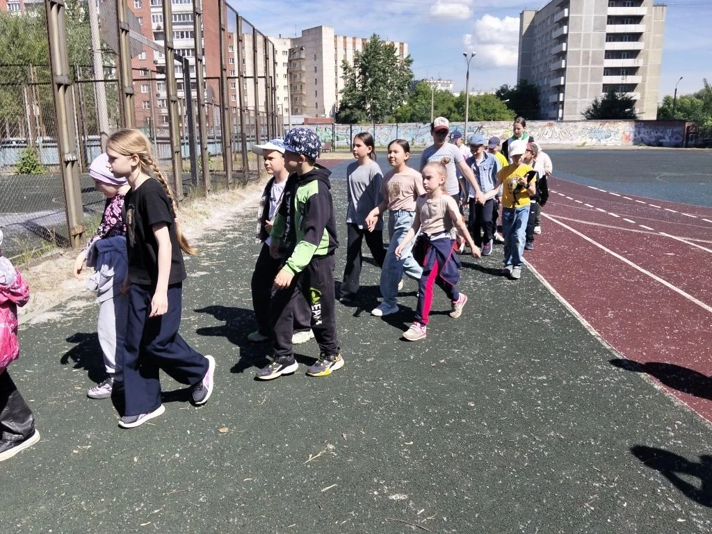 🍃 Второй день лагеря полон открытий 🍃

Энтузиасты изучали растения на территории школы. Вдохновивш