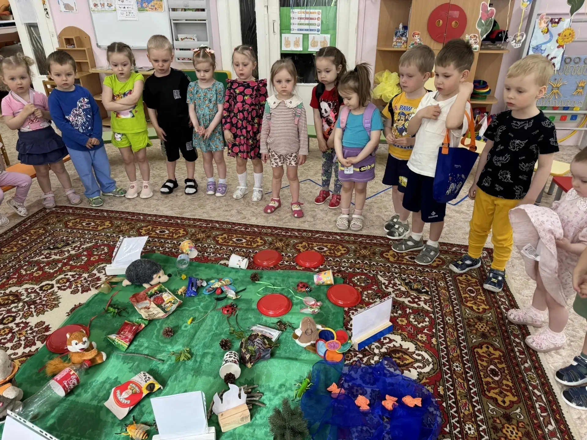 🌳 «Путешествие в лес»
Малыши корпуса №2 (Аэронавтов, 6а) нашего детского сада отправились в увлекат