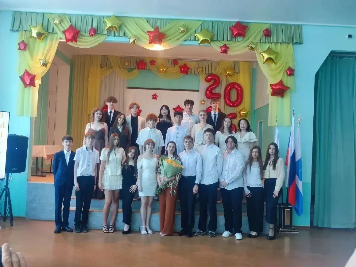 Выпускной 11-е классы🌊⚓️

27 июня мы проводили выпускников 2026 года! 
Это был невероятно трогатель