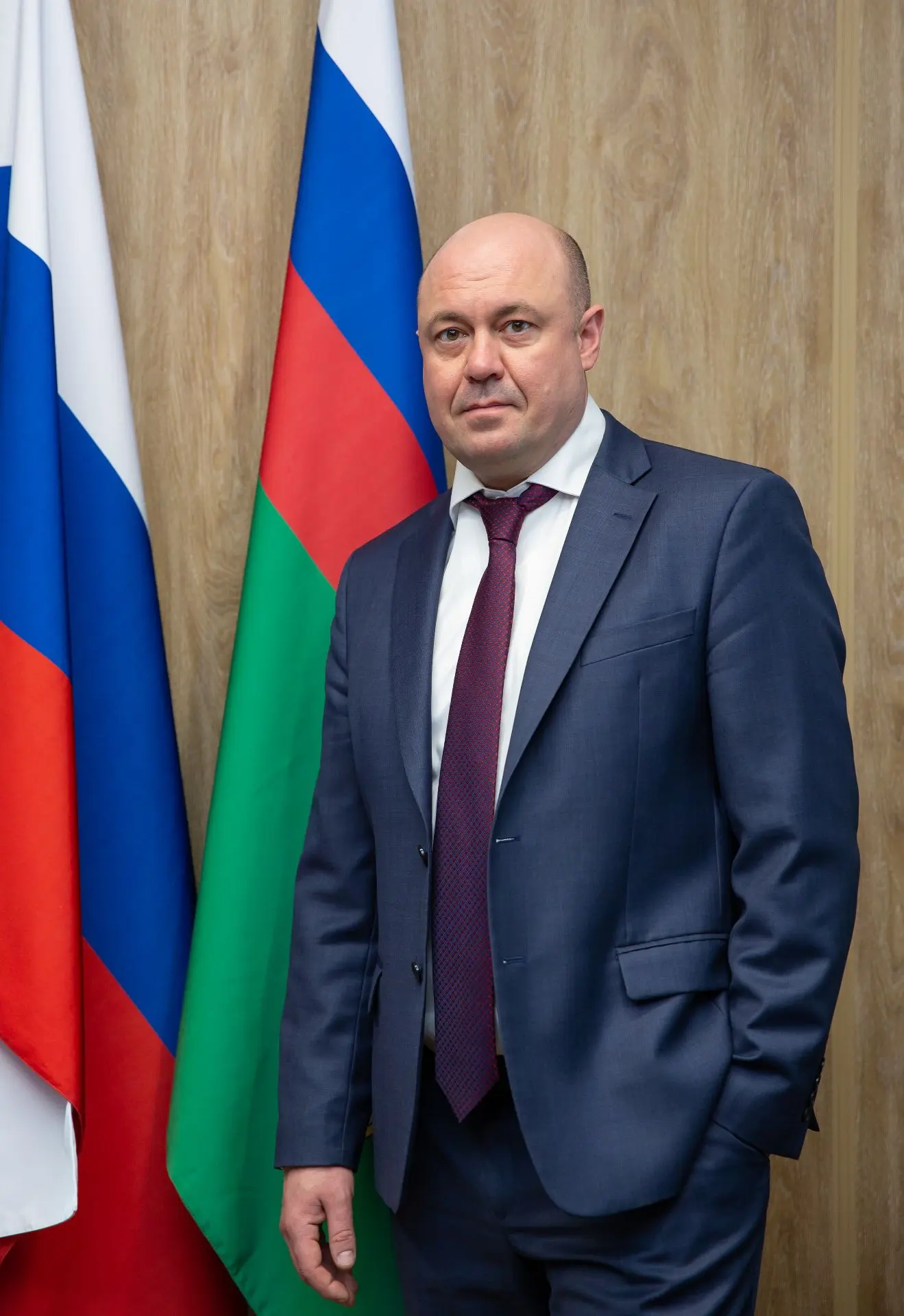 Дорогие коллеги, друзья!

Поздравляю вас с Днём России, главным государственным праздником!

Это ден