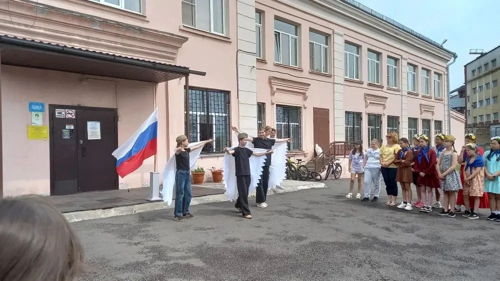 День памяти и скорби 

Сегодня в нашем лагере прошла особенная линейка – линейка памяти. Мы почтили 