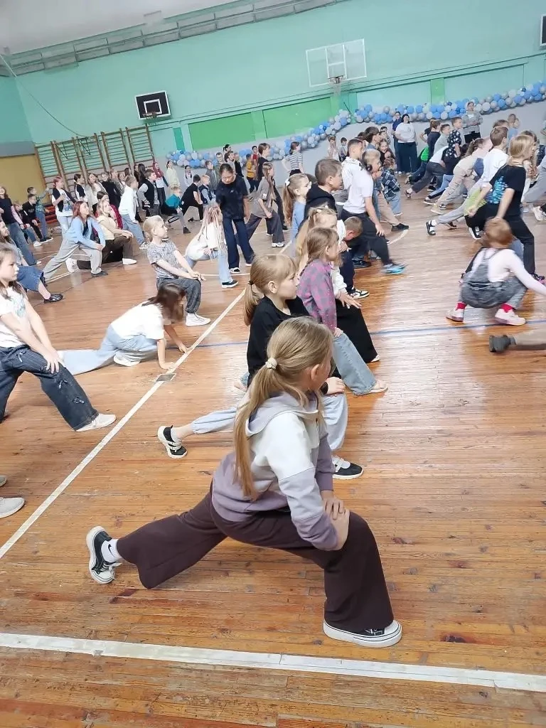 🌟 В #Школе30 дан старт летнему сезону: открылась смена лагеря «Лесная поляна»!

Сегодня наши ребята