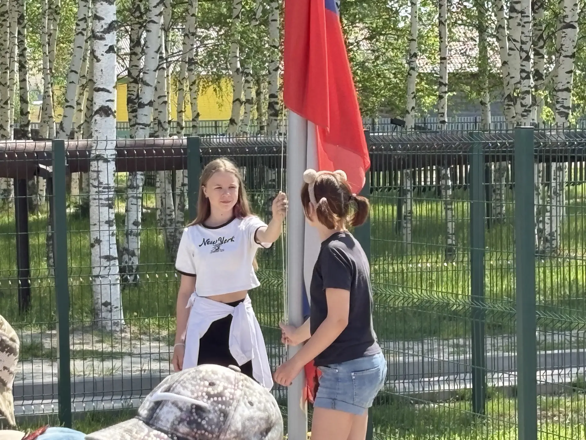 ☀️ ЛАГЕРЬ «СИБИРЯК» | ДЕНЬ 6

Новую неделю в лагере «Сибиряк» мы начали с торжественной линейки, цер