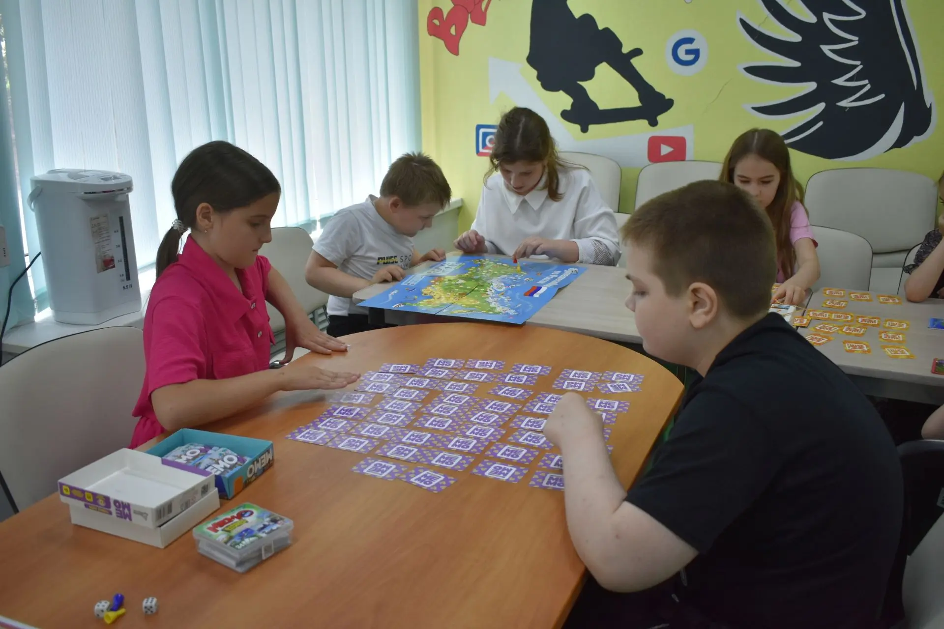 Лето без скуки: детская досуговая комната открыта!✨⁣
📌В Курганском центре социальной помощи семье и