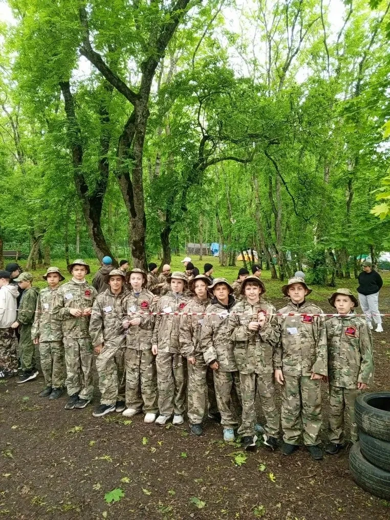Приём, приём!

👋🏻На связи команда «Морские котяры»! 

💪🏻Конкурс «Выживание» — это проверка на пр