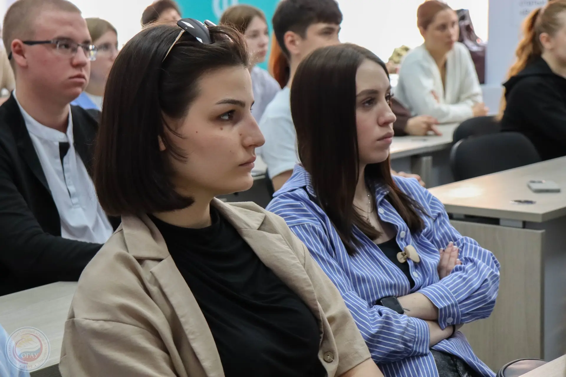 🎤 Говорить о сложном — просто!

В ОГАУ прошла лекция эксперта проекта «Знание» Елены Гончаровой на 