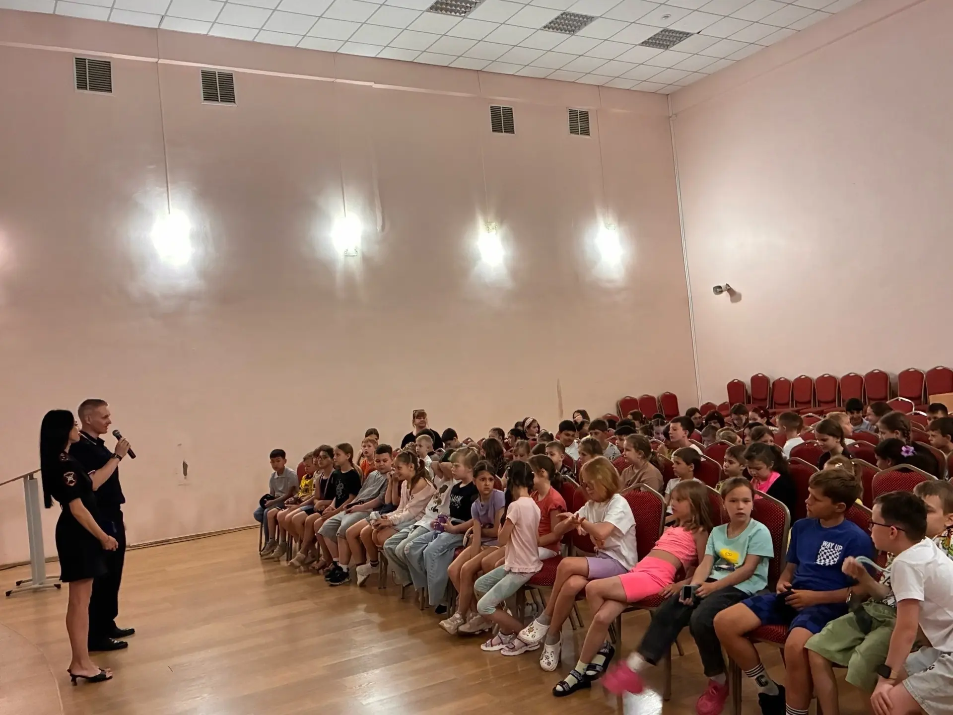 В лагере с дневным пребыванием «Орленок» , на базе МБОУ «Школа 175» проходит неделя безопасности. В 