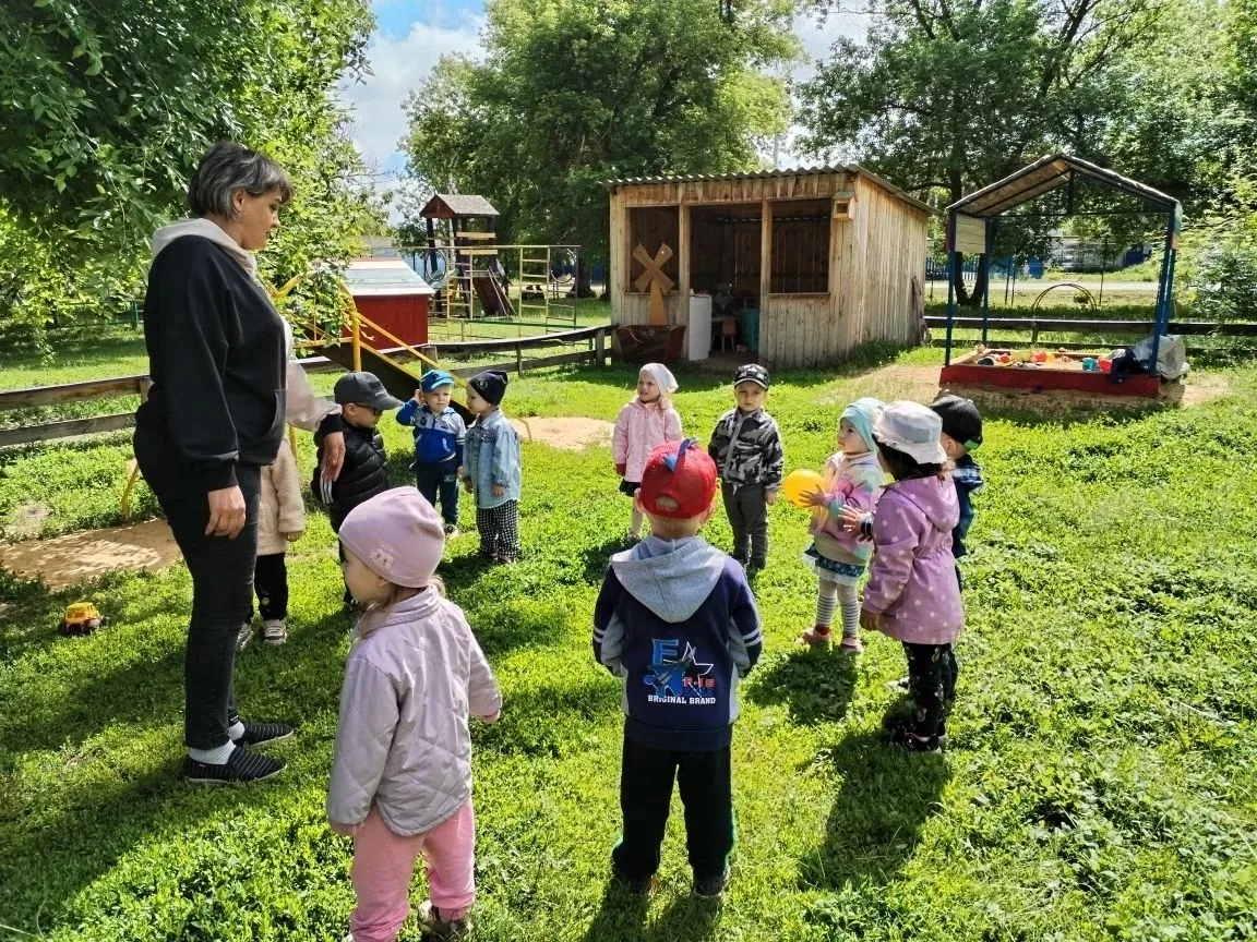 День подвижных игр! 

️🤸‍♀️⚽️Ребята с удовольствием участвовали в различных подвижных  играх на све