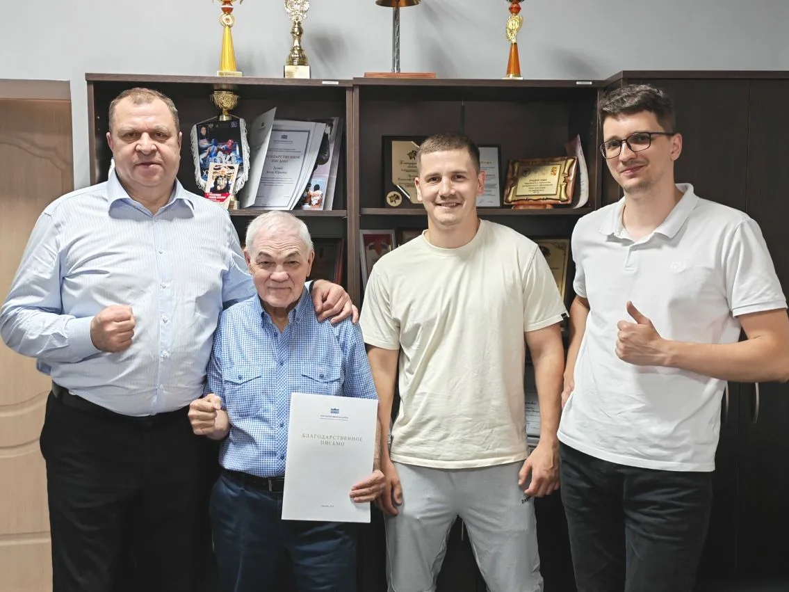 О боксе, тренерской работе и будущем спорта🥊

🇷🇺Накануне Дня России директор Станислав Владимиров