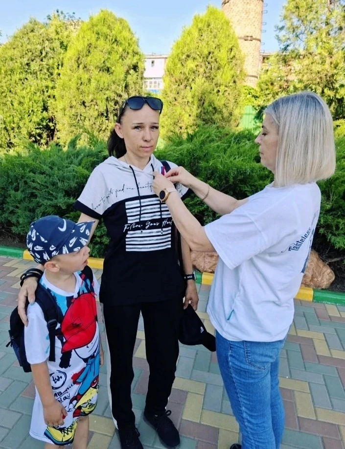 Акция: "Мы гордимся тобой, Россия!"

В честь Дня России в нашем детском саду прошла трогательная акц