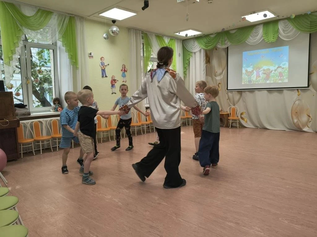 Начало лета в группе «Знайки» выдалось невероятно насыщенным и праздничным! Ребята успели не только 
